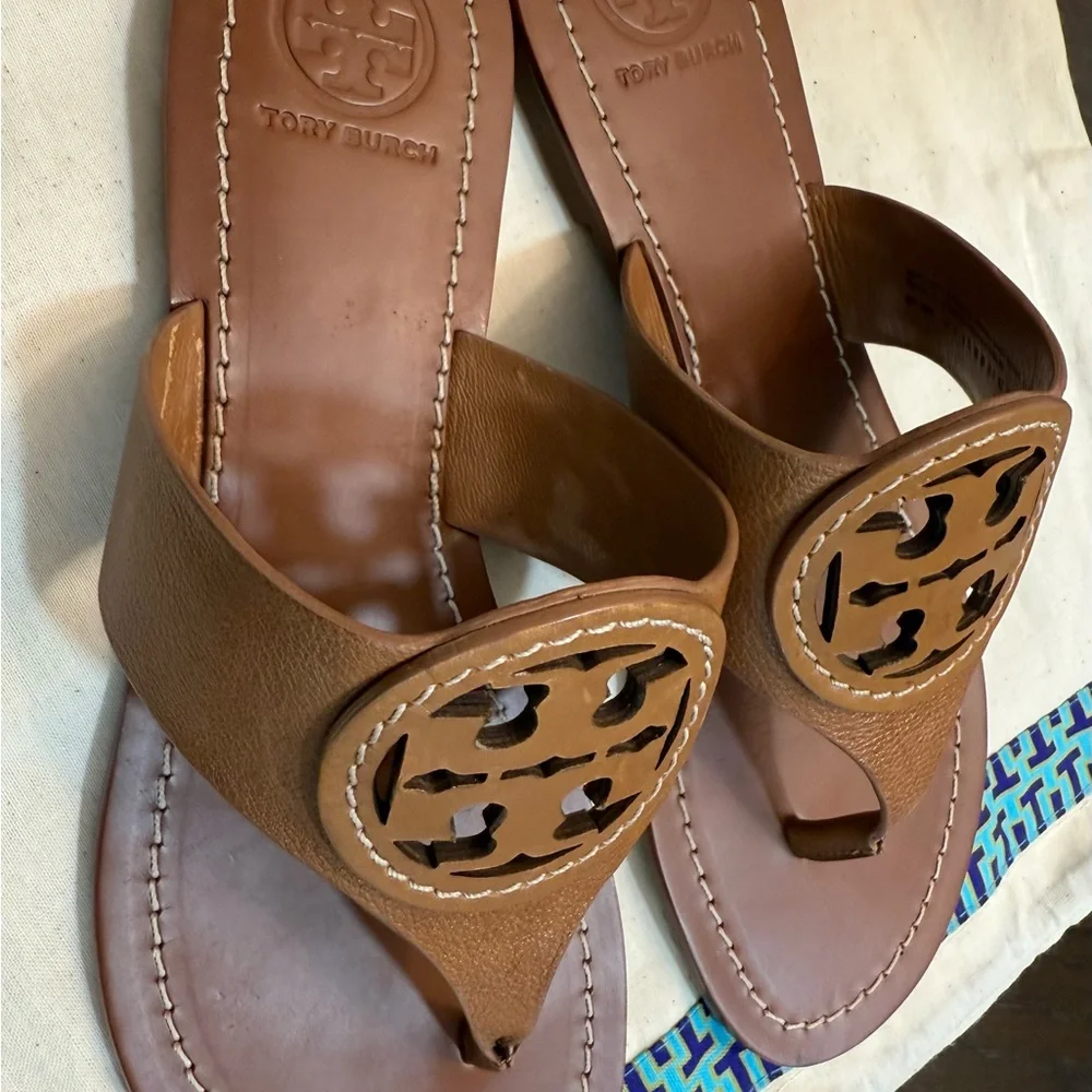 Tory Burch Miller Leather Thong Sandal in Tan